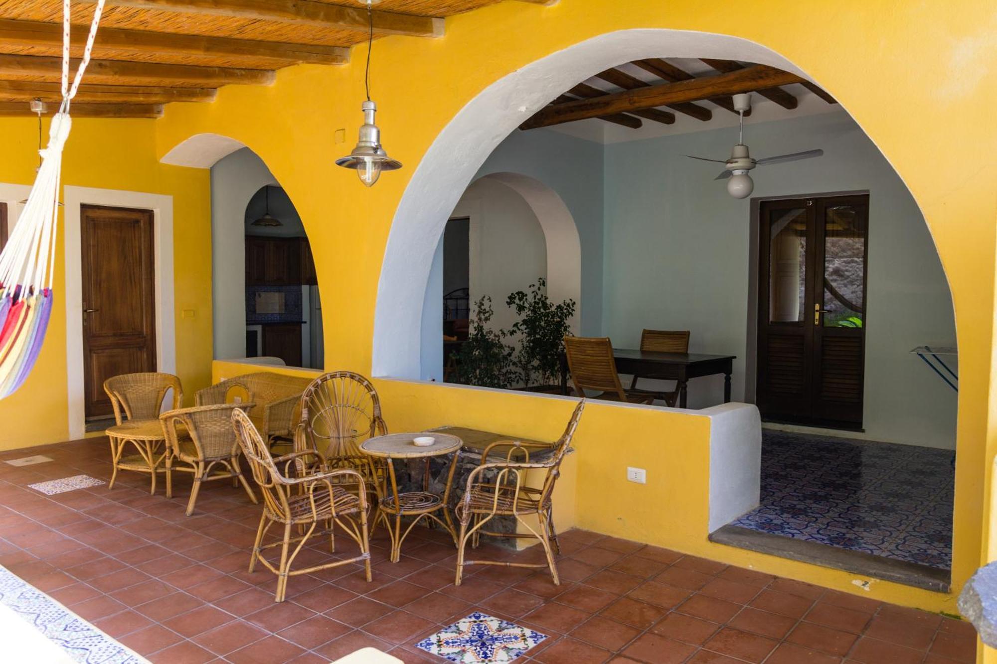 Hotel Arcangelo - Salina سانتا مارينا سالينا المظهر الخارجي الصورة