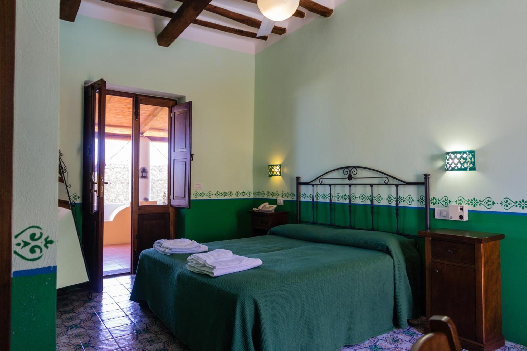 Hotel Arcangelo - Salina سانتا مارينا سالينا المظهر الخارجي الصورة