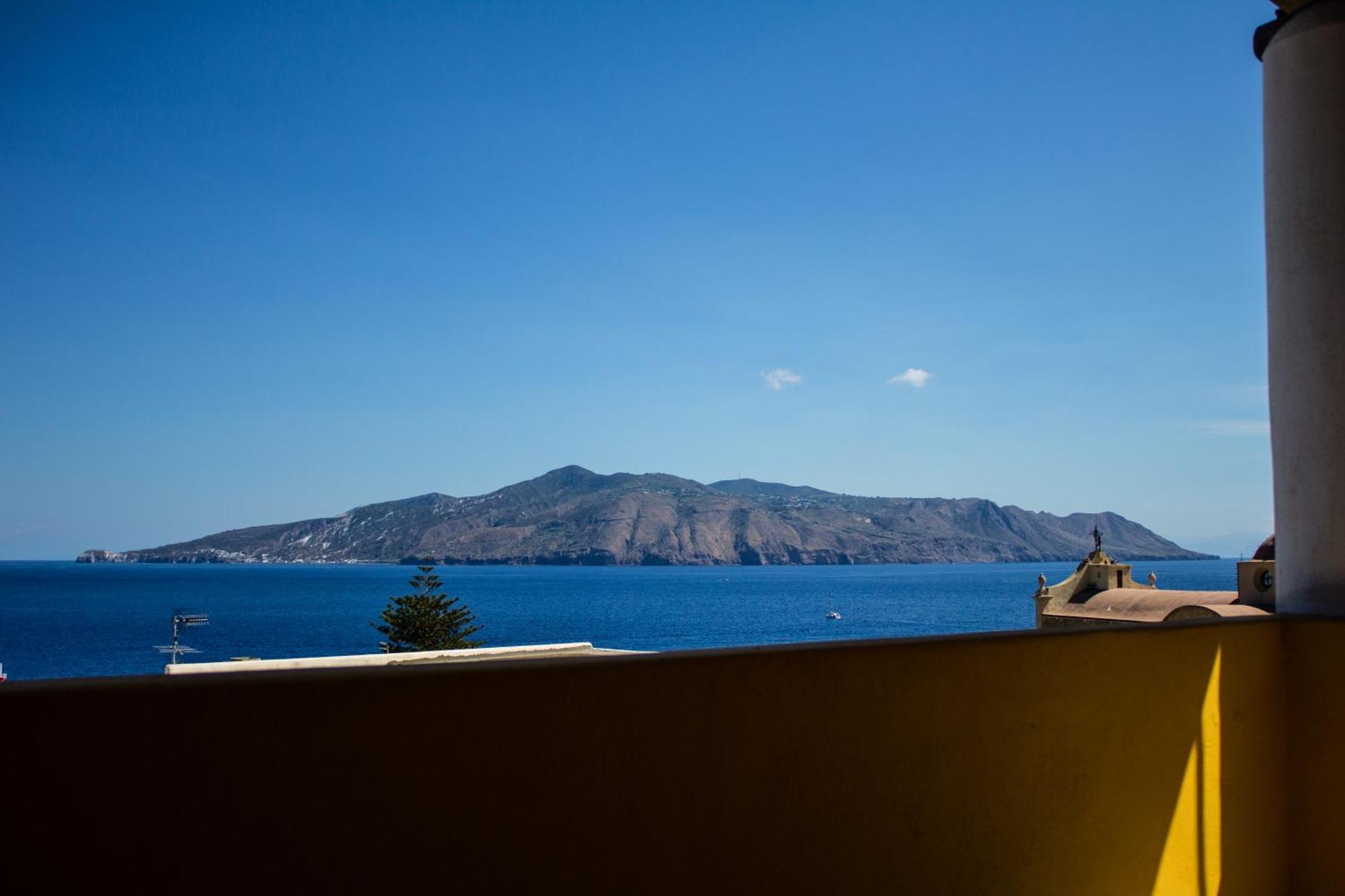 Hotel Arcangelo - Salina سانتا مارينا سالينا المظهر الخارجي الصورة