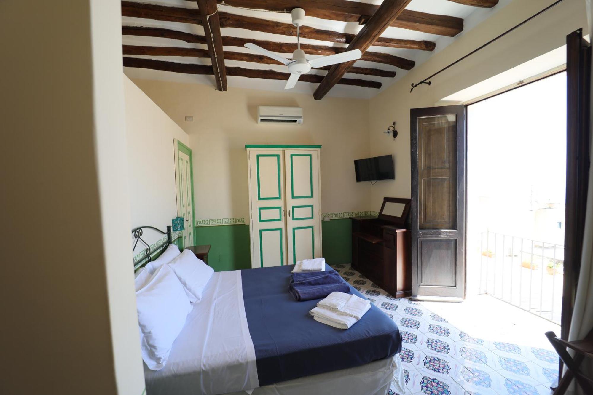 Hotel Arcangelo - Salina سانتا مارينا سالينا المظهر الخارجي الصورة