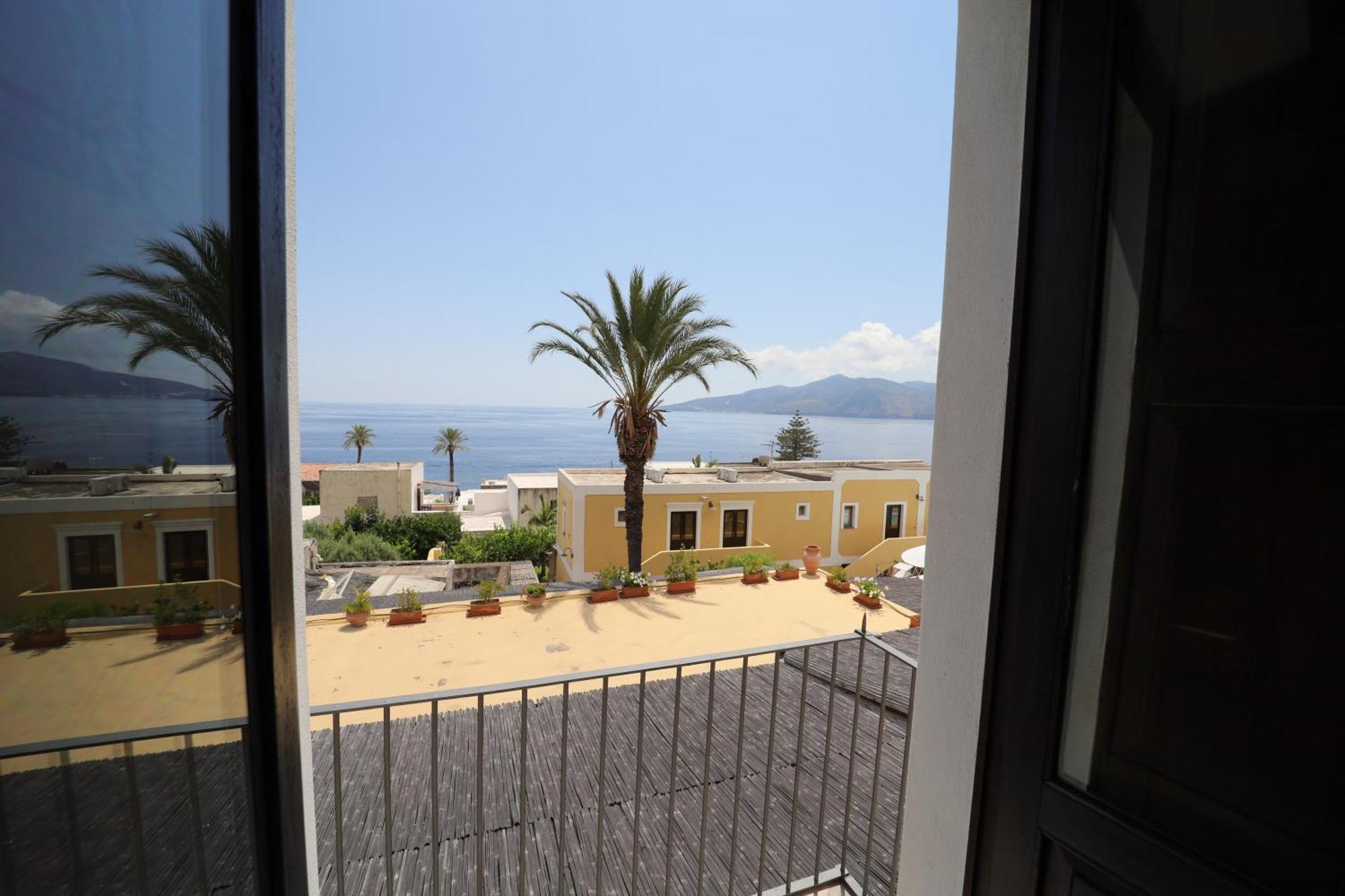Hotel Arcangelo - Salina سانتا مارينا سالينا المظهر الخارجي الصورة