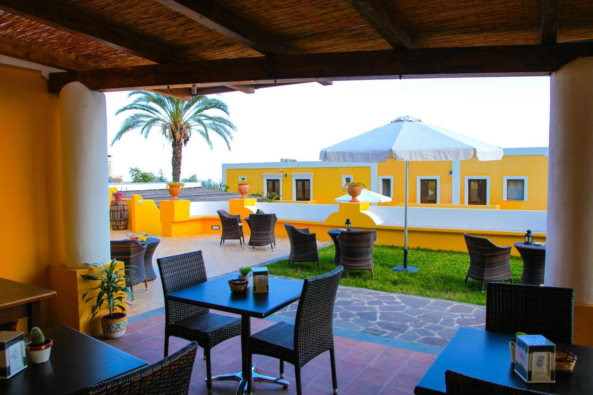 Hotel Arcangelo - Salina سانتا مارينا سالينا المظهر الخارجي الصورة